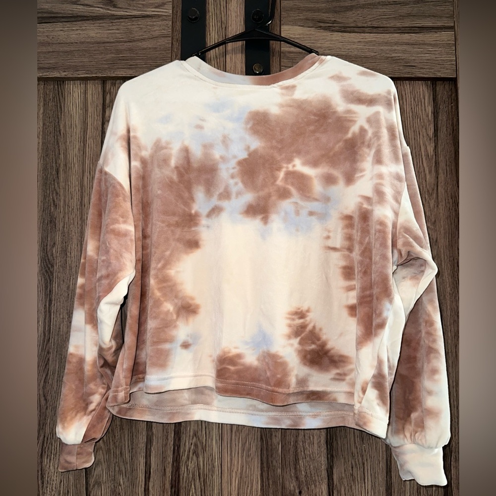 TIE-DYE SOFT VELVET CREW. SIZE SMALL. BROWNISH PINK AND IVORY.